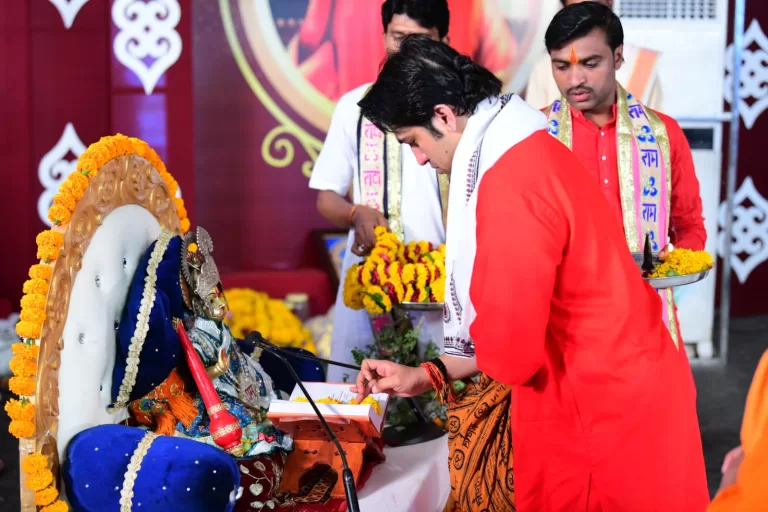 बागेश्वर धाम पीठाधीश्वर पं. धीरेंद्र कृष्ण शास्त्री की श्रीमद भागवत कथा का दूसरा दिन, सागर के पागलों को किया संबोधित