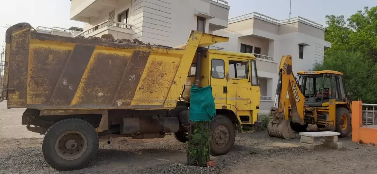 जिले में अवैध उत्खनन परिवहन के मामले, सड़क के काम के अवैध मुरम का खेल जारी