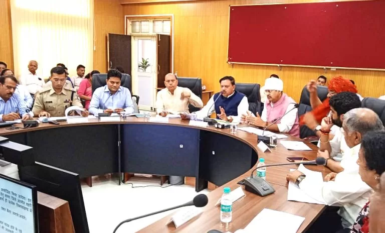 डिफाल्टर किसानों के फसल ऋण में राहत दी गयी, ले सकेंगे खाद बीज- प्रभारी मंत्री श्री भदौरिया