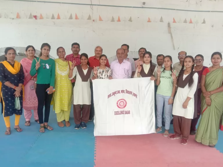 उत्कृष्ट विद्यालय सहित जिले के विद्यालयों में छात्र-छात्राओं में रहा भारी उत्साह उत्कृष्ट विद्यालय का परीक्षा परिणाम 98 प्रतिशत से अधिक
