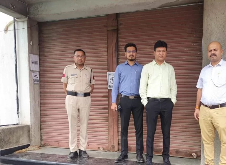 सागर में पोहा फैक्ट्री पर छापेमारी, नामी चावल कंपनी की पैकिंग भी मिली