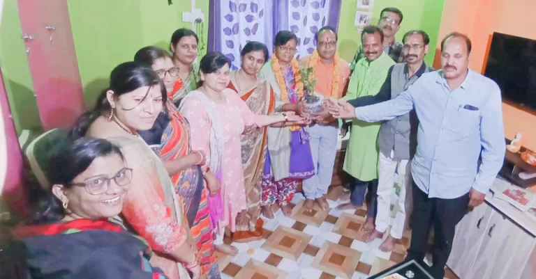 सेवानिवृत्ति पर सम्मान कर पुरानी पेंशन लागू करने की मांग की गई