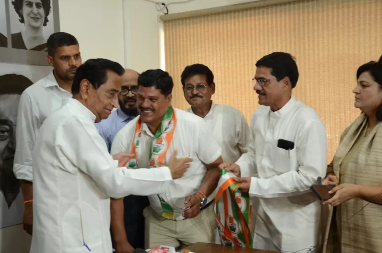 कमलनाथ के समक्ष कुशवाहा क्षत्रिय समाज जिला अध्यक्ष एवं भाजपा नेता ने कांग्रेस का दामन थामा