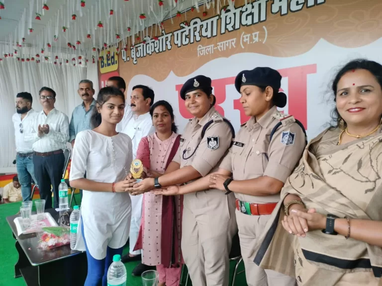 क्षेत्र में नशे के खिलाफ निर्णायक कार्यवाही पर डीएसपी पूजा शर्मा का हुआ सम्मान