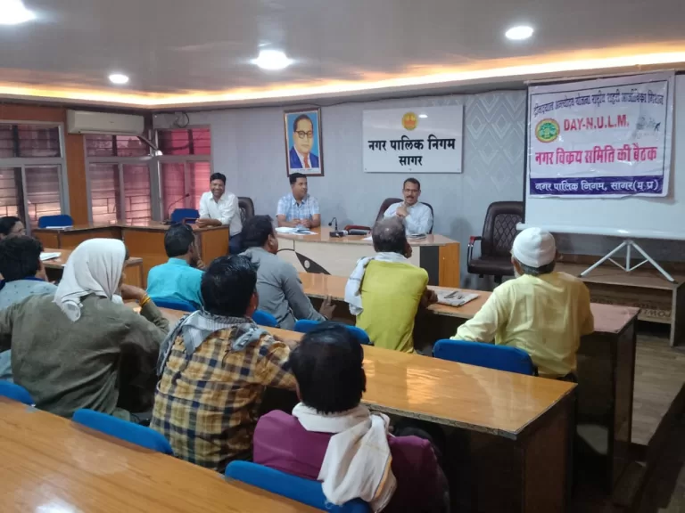 अब फुटपाथ दुकानदारों, हाथ ठेला वालो की महापंचायत आयोजित