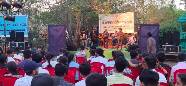 विद्यार्थियों के तनाव को दूर करने का अभिनव मंच है हैप्पीनेस सेंटर: प्रो अम्बिकादत्त शर्मा