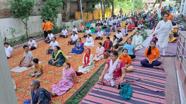 विश्व योग दिवस की तैयारियों पर केंद्रित सामूहिक योगाभ्यास   आयोजित किया गया