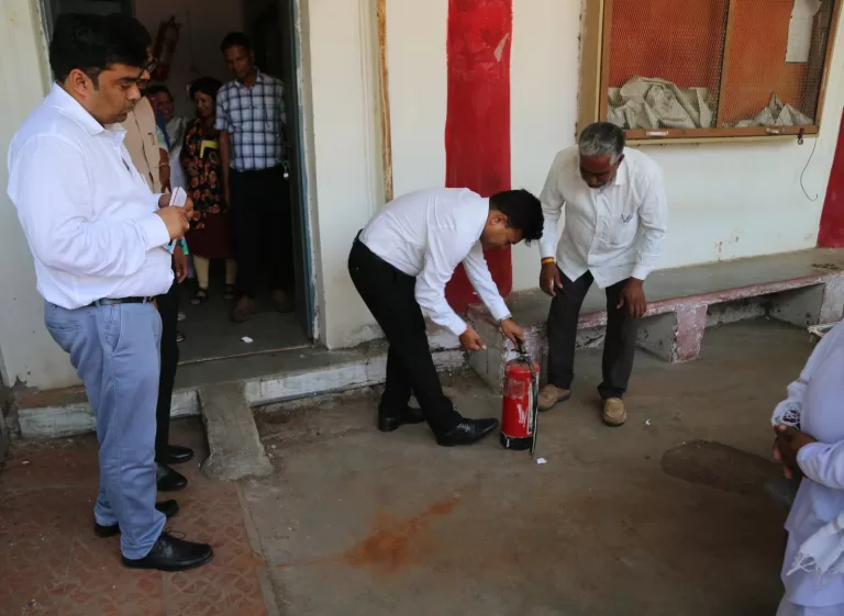 अग्नि सुरक्षा के लिए सतर्क हुआ सागर  कलेक्टर श्री आर्य ने कार्यालयों का किया निरीक्षण, दिए निर्देश