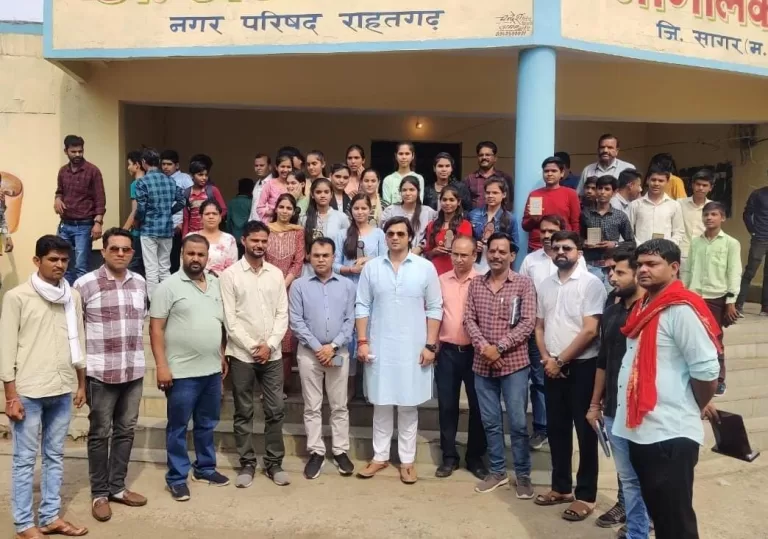 राहतगढ़ में यूनीक क्लासेस कोचिंग सेंटर के शिक्षक सम्मान समारोह सम्पन्न