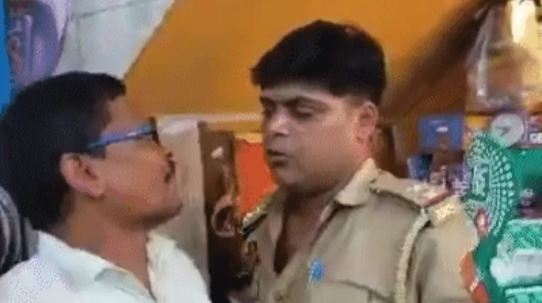 बिना पैसे के मिठाई न देने पर भड़के दरोगा जी , और फिर शुरू करदी दुकानदार से मारपीट