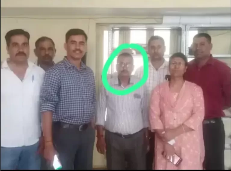 लोकायुक्त की टीम ने 4 हजार की रिश्वत लेते वनरक्षक को पकड़ा