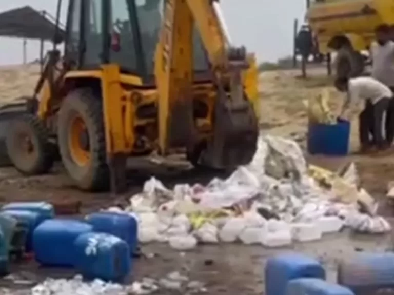 MP में सात लाख की शराब पर चला बुलडोजर