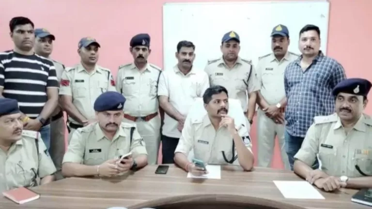 पुलिस ने चोर गिरोह को गिरफ्तार कर ,किया 10 चोरियो का खुलासा