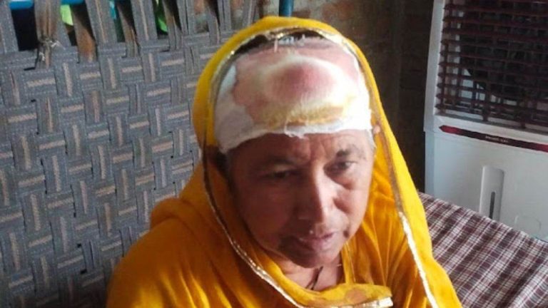 बिजली कर्मचारी के घर में घुसे चोर, पत्नी को हथियार दिखाकर उतरवाए गहने 