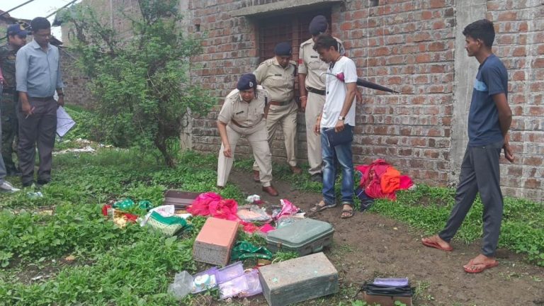 डकैतों ने दिया बड़ी वारदात को अंजाम, 20 तोला सोना, 5 किलो चांदी, हमले में कांग्रेस नेता की मौत