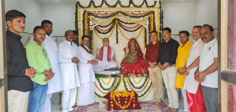 दद्दा जी के मंदिर में गुरुपूर्णिमा पर्व मनाया गया, हुई महाआरती 