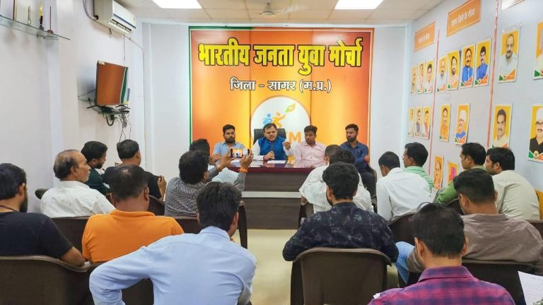 मुख्यमंत्री सीखो कमाओ योजना युवाओं की अपने पैरों पर खड़ा होने का अवसर देगी – यश अग्रवाल