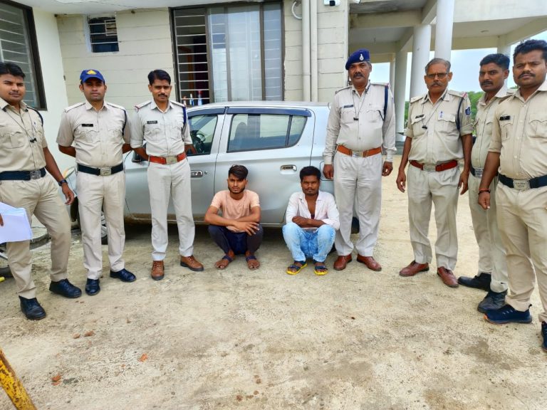 कार में अवैध पिस्टल लेकर घूम रहे तीन युवकों को सागर पुलिस ने पकड़ा