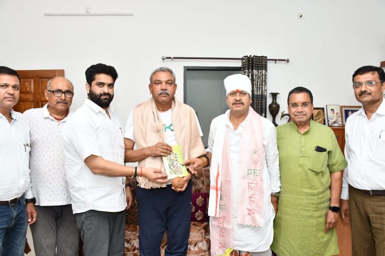 भाजपा के संपर्क से समर्थन अभियान के तहत विधायक शैलेंद्र जैन ने विभिन्न परिवारों में संपर्क किया