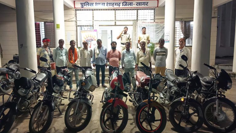 जंगल में जमा था जुआ फड़, पुलिस अधीक्षक की कड़ी फटकार, थाना पुलिस ने की फिर कार्यवाही