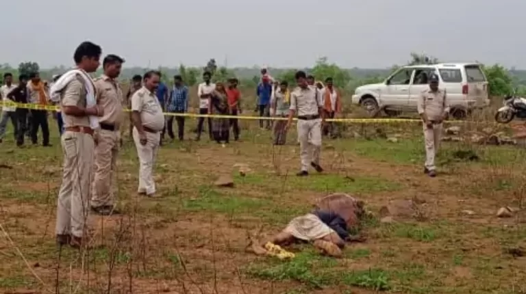 जंगल में खून से लथपथ मिला युवक का शव, पुलिस जांच में जुटी