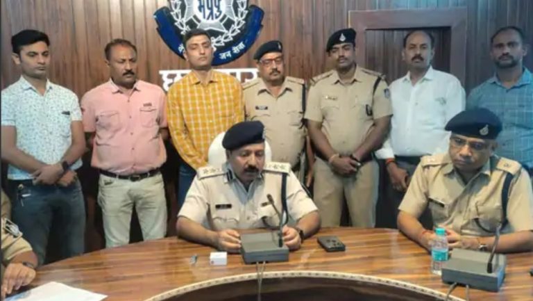 पत्नी पर रखता था बुरी नजर तो पति ने की हत्या,जंगल में मिली लाश ,का पुलिस ने किया खुलासा 