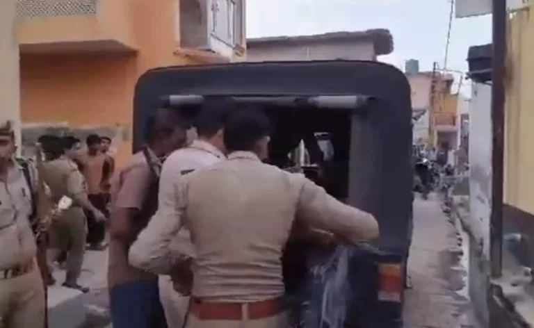 प्रेम विवाह से नाराज भाईयो ने सरेराह गोली मारकर बहन की हत्या करदी