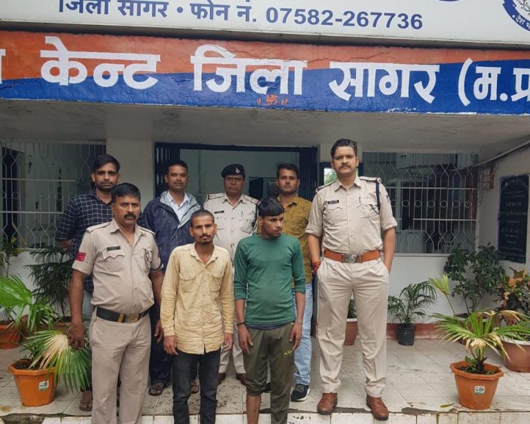 इन दो कटरबाजो पर जिला बदर की कार्यवाही हुई