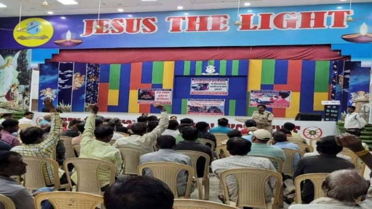 यातायात जागरुकता अभियान स्कूल बस चालकों को यातायात नियमों का पाठ पढ़ाया गया