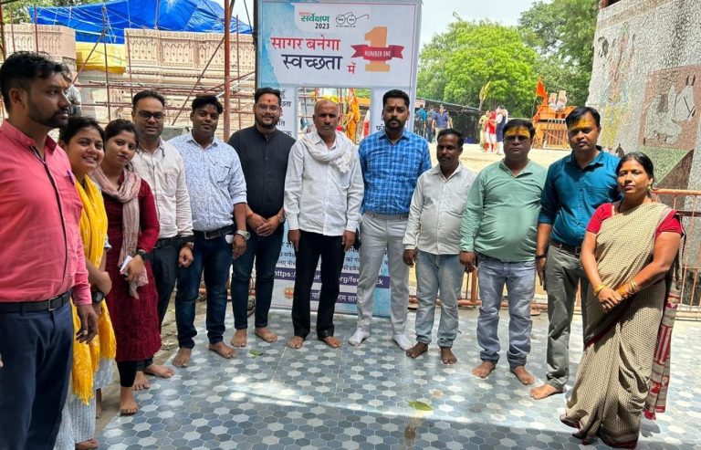 स्वच्छ सर्वेक्षण 2023: फीडबैक देकर सेल्फी ली- ताकि परिचितों को फीडबैक देने प्रेरित कर सकें