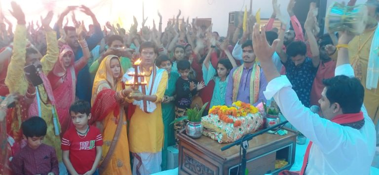 हमारे पहले मार्गदर्शक माता-पिता ही होते हैं, हम मनुष्यों को चाहिए की माता-पिता की सेवा करें- केशव महाराज