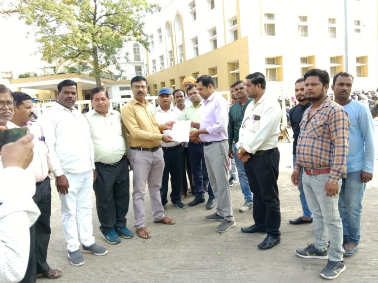 फास्ट्रेक न्यायालय में शीघ्र सजा की मांग को लेकर जिला अजाक्स ने सौपा ज्ञापन