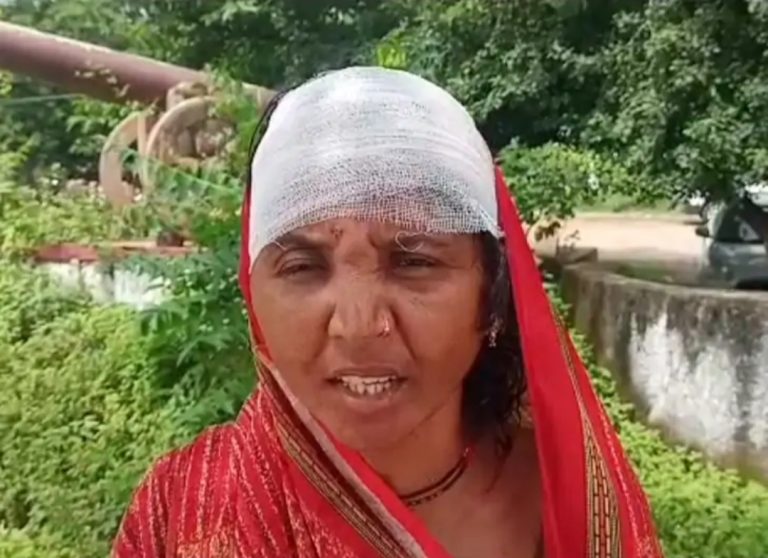 महिला के घुघंट न करने पर महिला को पीटा,लाठी डंडों से फोड़ा महिला का सिर