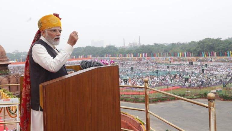 PM मोदी लाल किले से बोले अगले 15 अगस्त को फिर आऊंगा