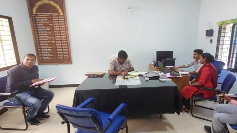 लोकायुक्त टीम की बड़ी कार्यवाही : जनपद सीईओ को 5 लाख की रिश्वत लेते किया गिरफ्तार