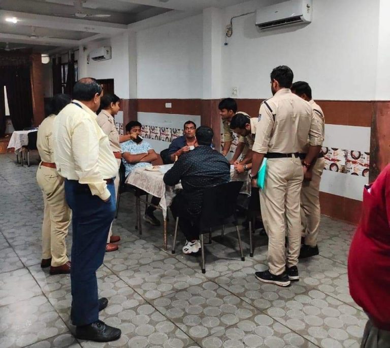 आबकारी की कार्यवाई, होटल ढाबों पर छापेमारी, बने प्रकरण