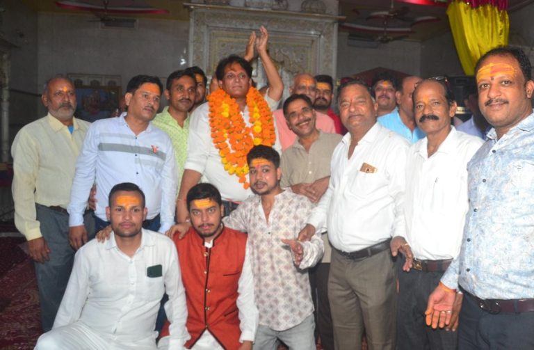 बुंदेलखंड क्षत्रिय स्वर्णकार समाज नवयुवक मंडल ने वरिष्ठ जनों का अभिनंदन समारोह आयोजित किया