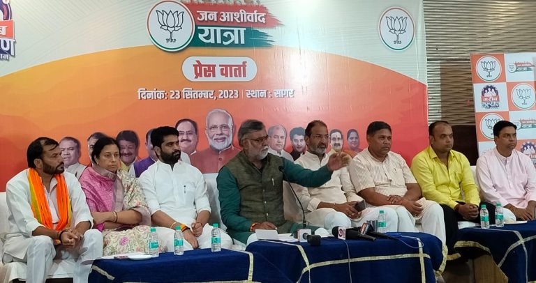 कमलनाथ और कांग्रेस दोनों भ्रष्ट, दुबारा सत्ता में नहीं आना चाहिए : केंद्रीय राज्य मंत्री प्रहलाद पटैल 