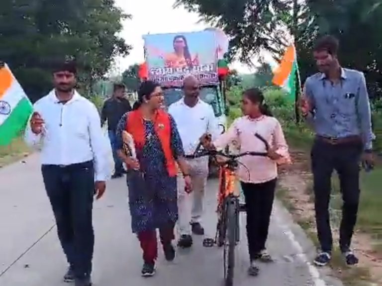 डिप्टी कलेक्टर निशा बांगरे ने शुरू की न्याय यात्रा, इस्तीफा स्वीकार नहीं करने पर CM आवास के सामने करेगी आमरण अनशन