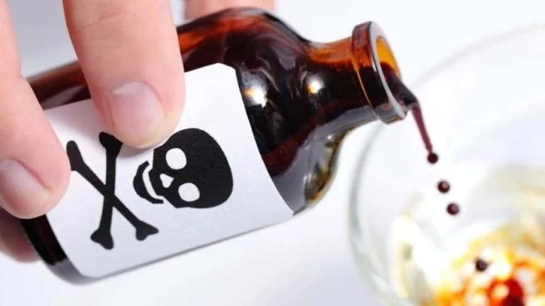 कोतवाली में खाया युवक ने जहरीला पदार्थ,हालत बिगड़ने पर अस्पताल लेकर पहुंचे पुलिसकर्मी