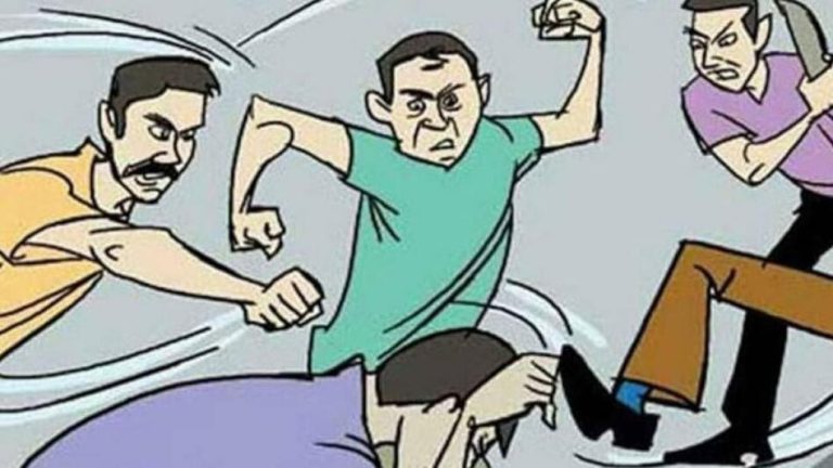 प्रेम प्रसंग से जुड़े मामले में ,युवती के परिजनों ने प्रेमी की करदी जमकर पिटाई,प्रेमिका बचाव में चिल्लाती रही…