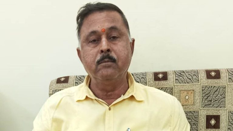 बीस हज़ार रुपये की रिश्वत लेते हुए एसडीओ को लोकायुक्त टीम ने रंगे हाथों पकड़ा