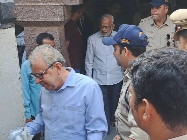 गंगा जमुना स्कूल मामले में 2 माह से फरार चल रहे आरोपियों ने कोर्ट में किया सरेंडर