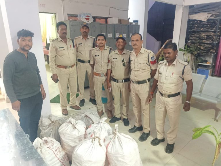 सागर पुलिस द्वारा कस्बा में भारी मात्रा में की अवैध शराब जप्त की