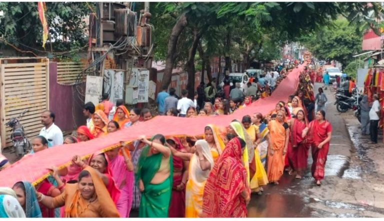 Sagar: मां हरसिद्धी देवी को 11 सौ मीटर लंबी चुनरी अर्पित की गई