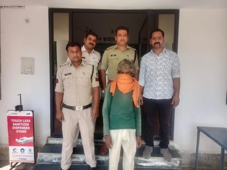 चौकी कर्रापुर एवं थाना बहेरिया द्वारा गिरतार किया सात साल पुराना स्थाई वारंटी