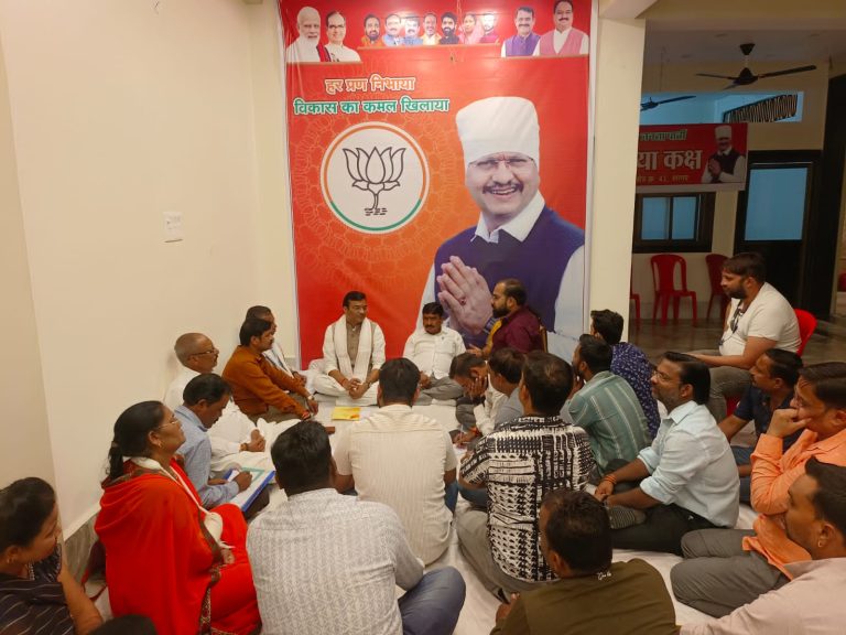 सागर ने विकास के स्थापित किए नए आयाम हर बूथ पर कमल खिलाकर इतिहास रचना है : आनंद स्वरूप शुक्ल पूर्व मंत्री उत्तर प्रदेश