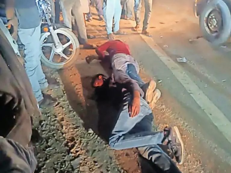 तेज रफ्तार बाइक गाय से टकराई,एक युवक की मौत 2 घायल 