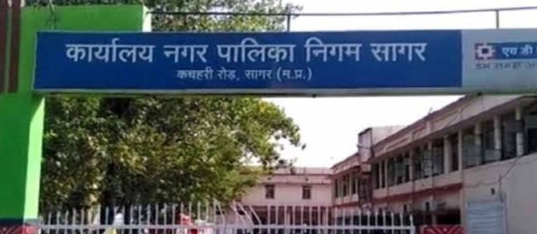 निगमायुक्त ने दुर्गा प्रतिमा विसर्जन स्थल लेहदरा नाका बड़ी नदी पर सभी आवश्यक व्यवस्थाएं सुनिश्चित करने के दिए निर्देश