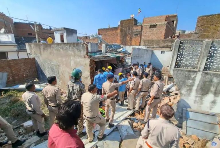 दिवाली के पहले ही पटाखा फैक्ट्री में धमाका मालिक और 2 महिलाओ की हुई मौत